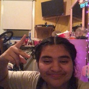 Meet your Posher, Abigail